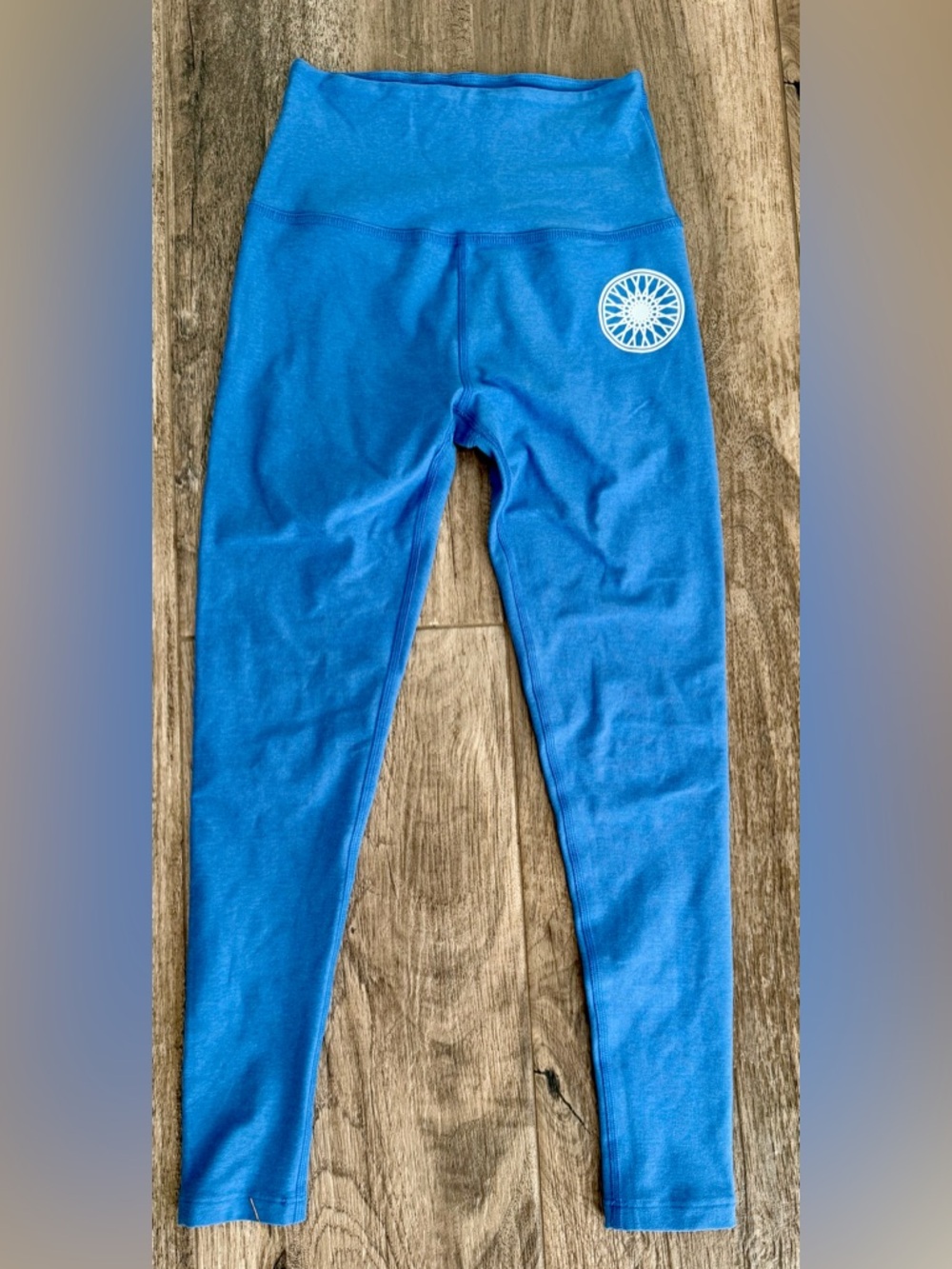 Beyond Yoga Women’s Bright Blue Leggings with White Wheel Accent
